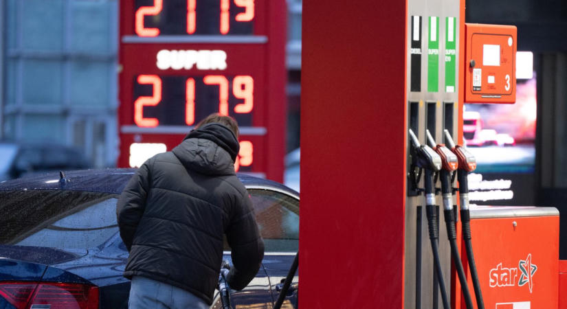 Raportra hívják az olajcégek vezetőit, hogy novemberig lenyomják a benzinárakat