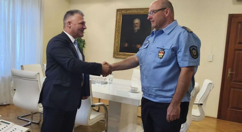 Magas kitüntetést kapott a bonyhádi rendőrkapitány