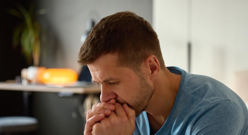 Negyvenegy év, hat esztendő és egy boríték a postaláda mélyén