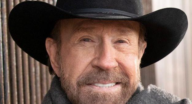 “Isten megmentett, mert tervei voltak velem” – Chuck Norris