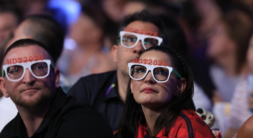 Elindult a dartsőrület Budapesten, délután mindkét magyar játékos búcsúzott