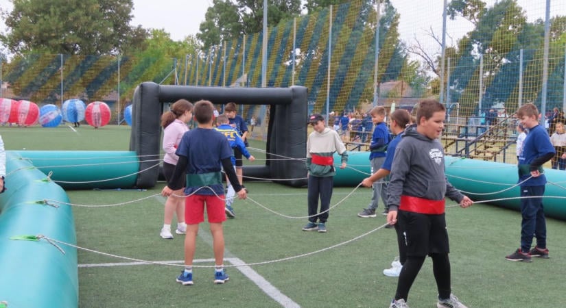 Családi sportnappal ünnepelte az 50 éves jubileumot a Szent István iskola sporttagozata