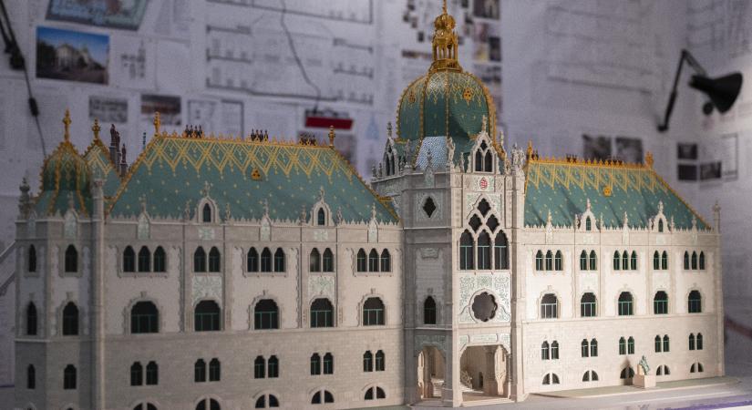 Gerilla kiállítással zárják le az Orbán-rendszert
