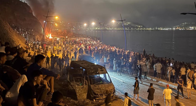 Elszabadult a pokol Ceutában: rendőrök és szélsőségesek is rátámadhattak a migránsokra