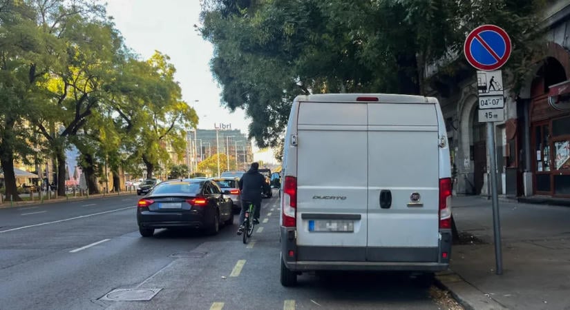 Rendeznék a budapesti rakodási káoszt: behajtási díj a furgonokra, kamerák, foglalható áruszállító helyek