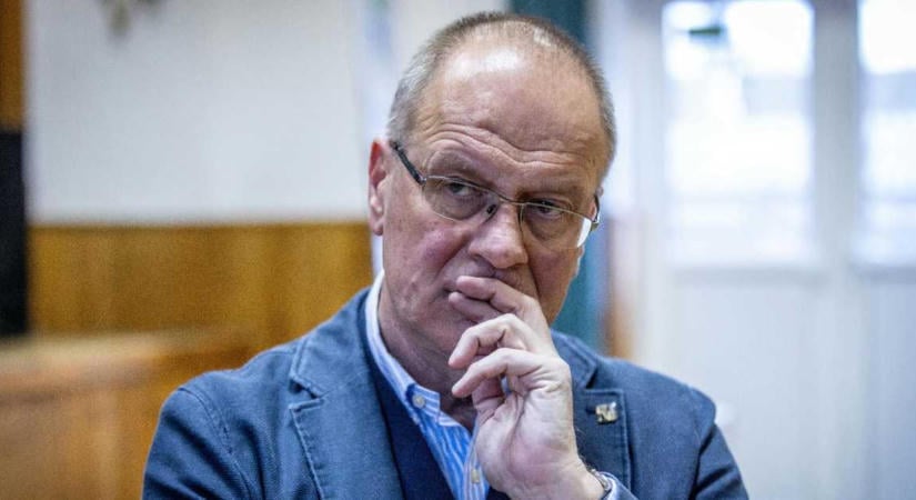 Navracsics Tibor politikai kísérlete mögött nincs valódi erő