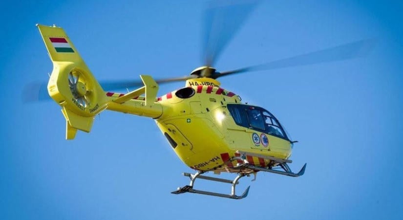 Motorkerékpáros és autó ütközött Ásotthalom közelében – mentőhelikopter is érkezett a balesethez