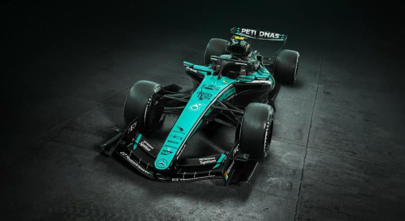 Feltűnő festéssel, és új alkatrészekkel támad a Mercedes a Bahreini Nagydíjon Malajziában