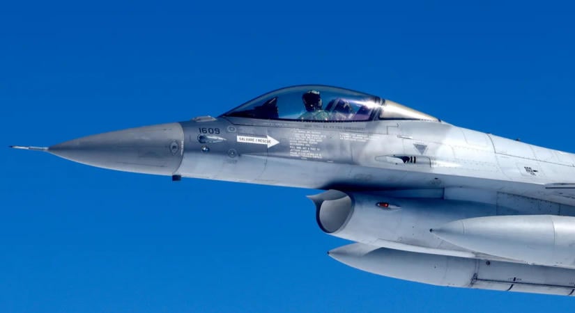 Zelenszkij: az F-16-ok számára szükséges lőszer egy része már úton van Ukrajnába