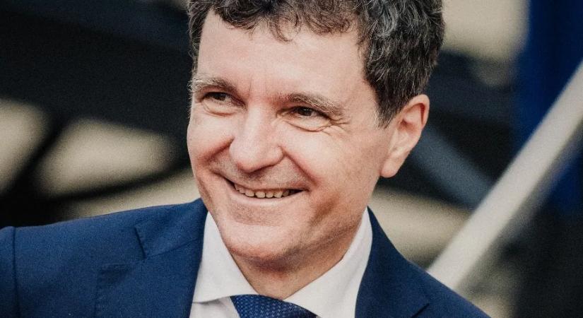 Titkolja Bukarest, mit adtak eddig Kijevnek