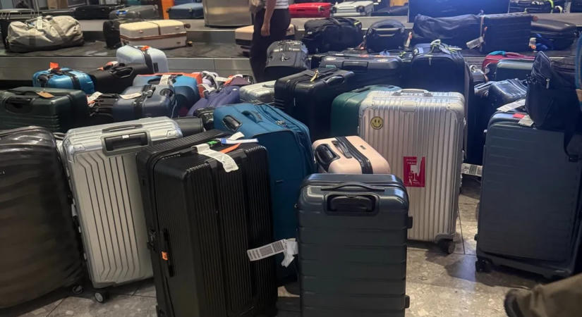 „Itt mindjárt elszabadul a pokol” – apokaliptikus káosz tört ki a reptereken, feldühödött utasok ezrei maradtak a csomagjaik nélkül