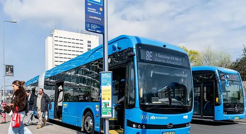 Félig állami lesz a BKK, Budapest határain túl is terjeszkedhet