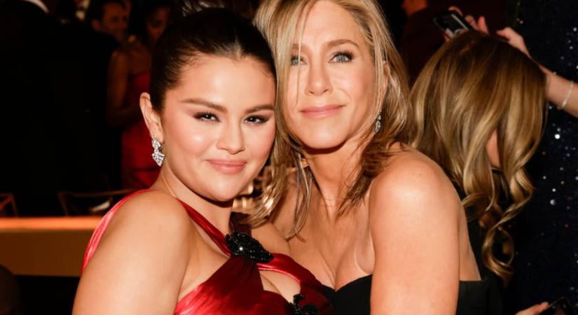 Jennifer Aniston és Selena Gomez videóján pörög az internet: a színésznő férjét mintha kicserélték volna
