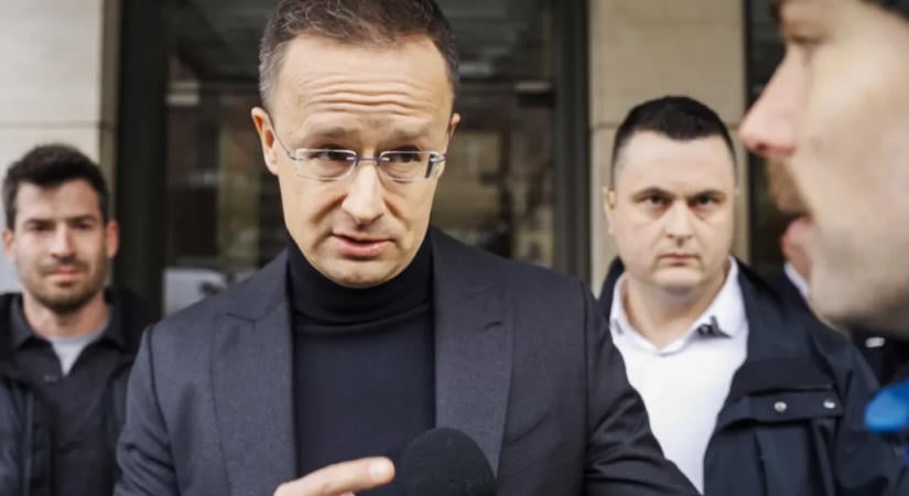 Szijjártó Péter visszalépett a pertől, amit a Samsung-ügy miatt indított a Telexszel szemben