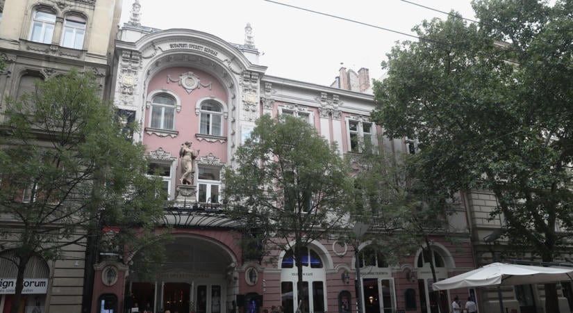 Balhé az Operettszínházban: Nem mentek el a művészek a közönségtalálkozóra