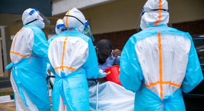 Átjutott a szigorúan szűrt határokon az ebola, meghalt az első beteg: könnyen elérheti Európát is a vírus