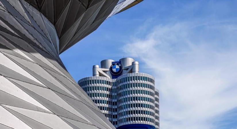 Annyian jelentkeztek a BMW önkéntes leépítési programjára, hogy le kellett állítani