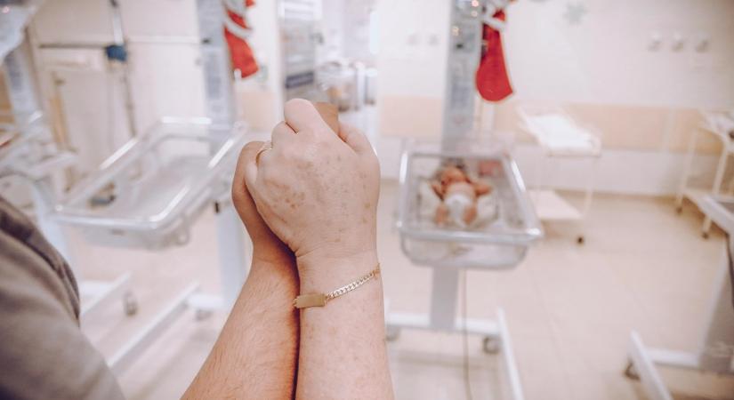 „A szégyen és a kétségbeesés listája” – 150 kisbaba halt meg hat év alatt intenzív ágyra várva