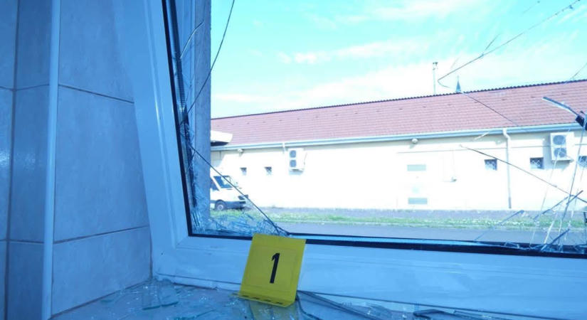 Egy hónap alatt három helyre is betört egy fiatal Püspökladányban