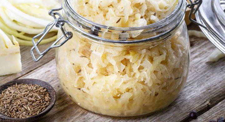 Ropogós, házi savanyú káposzta: egyszerű recept, ami mindig beválik