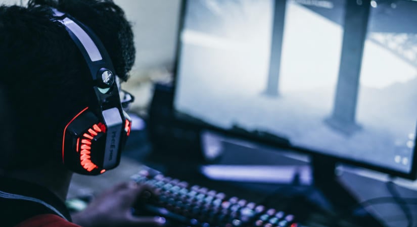 A gamer javításra küldi a PC-jét – amikor visszakapja, a videokártyája csak úgy lötyög a gépházban