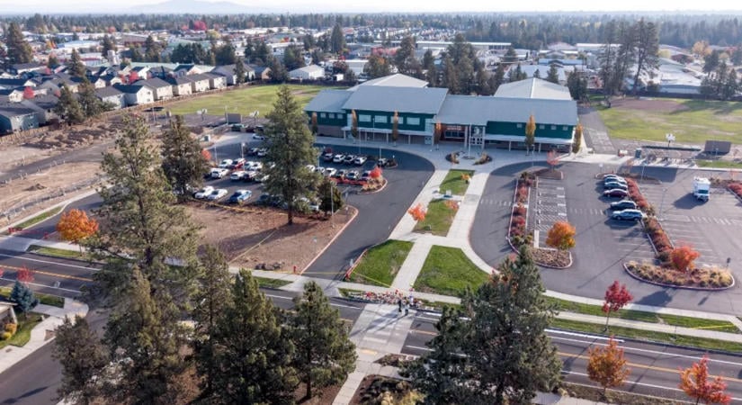 Édesanyjától kapta születésnapjára a fegyvert az oregoni iskolai lövöldöző