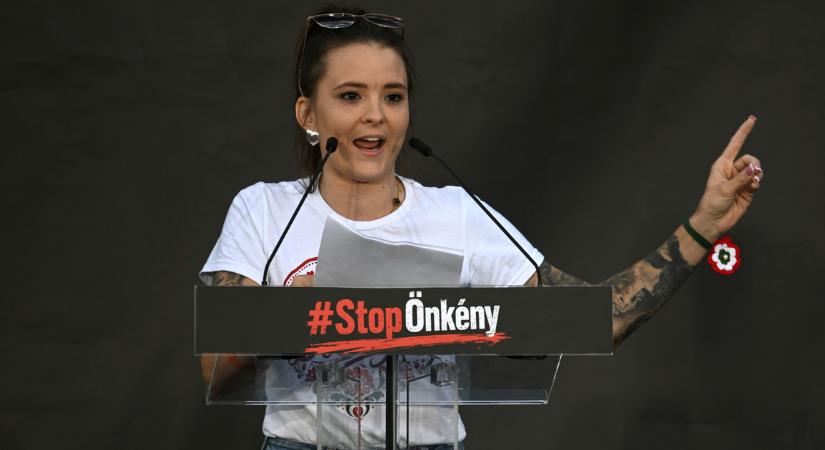 Tóth Elizabeth a Fidesz tüntetésén április 12-ét nevezte Trianonnak