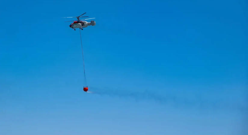 Tragikus helikopterbaleset Athénnál az erdőtüzek elleni harcban