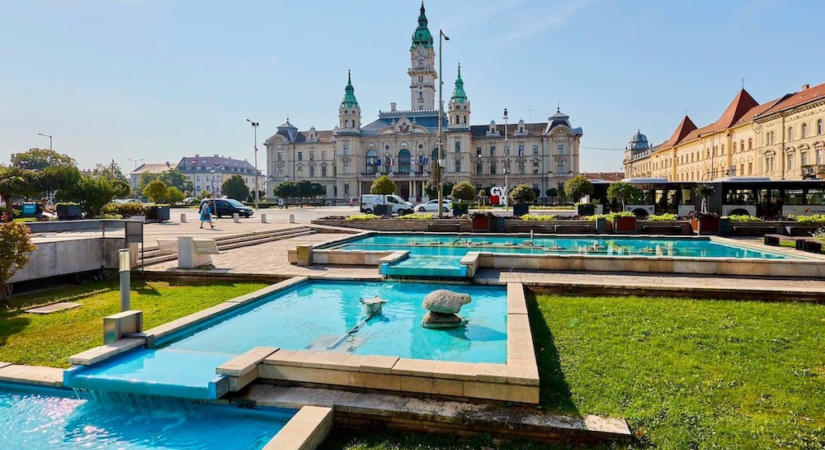 Győr továbbra is takarékoskodik: nem kapcsolják vissza a díszkivilágítást, és a legtöbb szökőkút sem indul újra