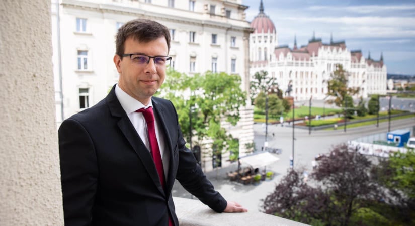 A „politikai foglyok” szabadon engedését követeli a Fidesz–KDNP az aradi vértanúk emléknapján