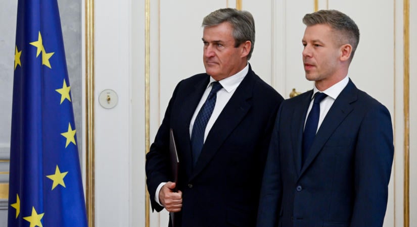 A HVG arról írt, hogy Kapitány István majdnem felmondott, de a miniszter szerint egyedül a fizetéséről mondott le