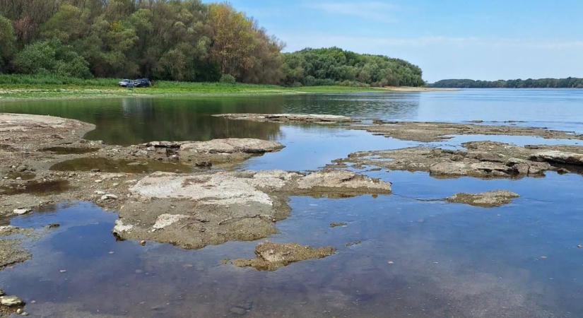 Vizsgálják vízminőséget az amásfüzitői Duna-szakaszon a vörösiszap-tározónál