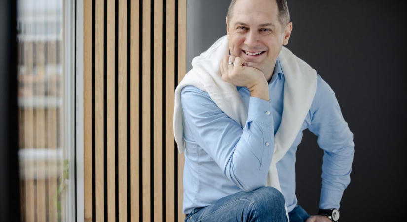 „A munkába nem kell beledögleni” – Steigervald Krisztián kimondta, miért akasztja ki a főnököket a Z generáció