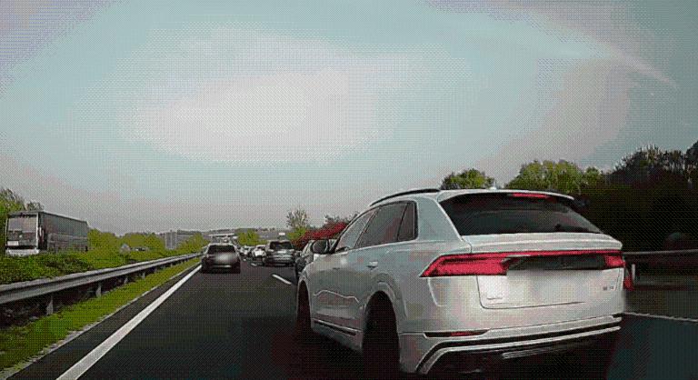 Újabb videót közöltek az M7-es autópályán történt tömegbalesetről