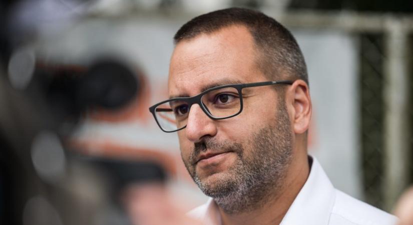 Mutatjuk, pontosan mekkora giga-végkielégítéstől esik el Lánczi Tamás