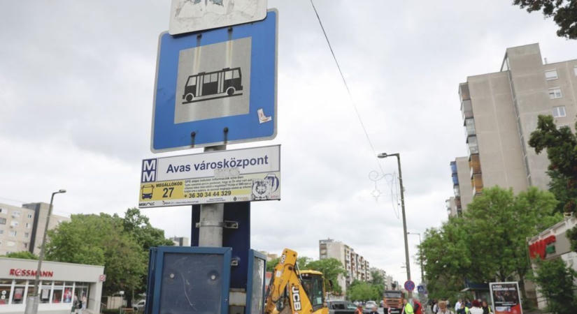 Visszatér a régi rend az Avason! - Két buszmegálló is a helyére kerül