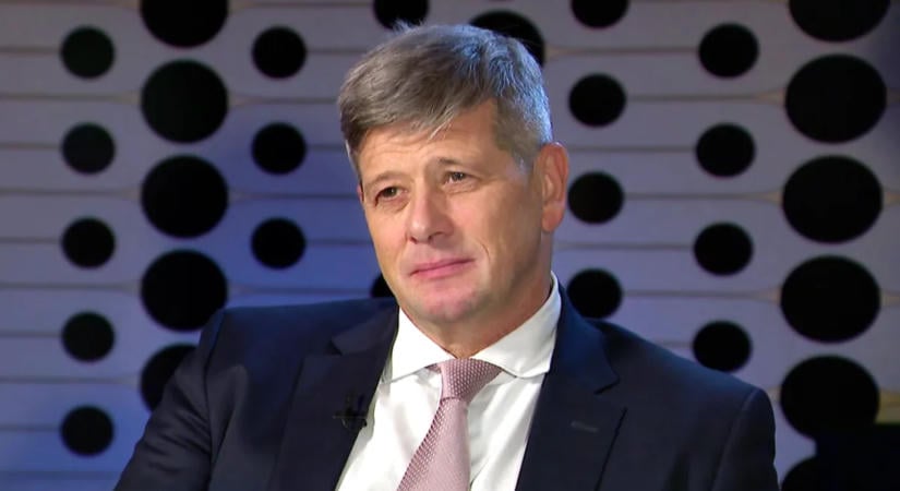 Seszták Miklós ügyvédjét is megfigyelés alatt tartották