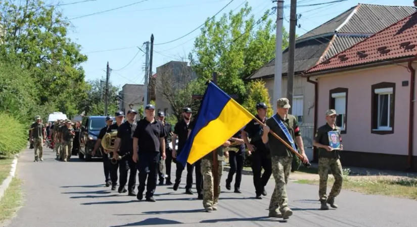 Csapon végső búcsút vettek a harcokban elesett 28 éves Eduard Vajdától