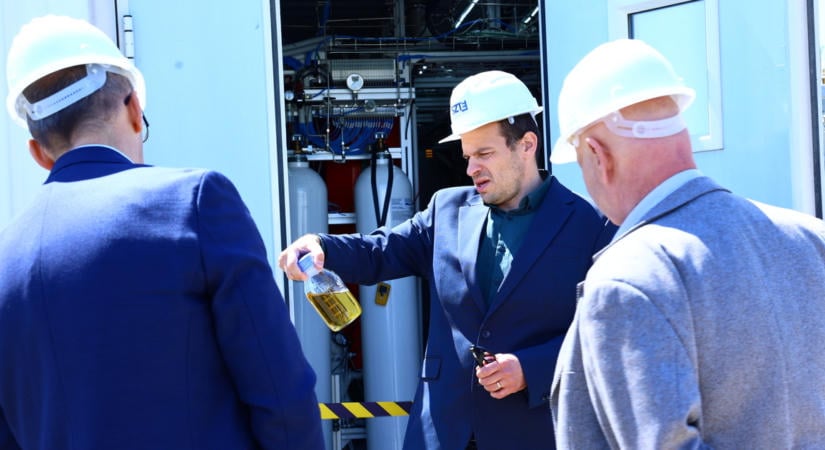 Szén-dioxidból csinálnának üzemanyagot a szegedi kutatók