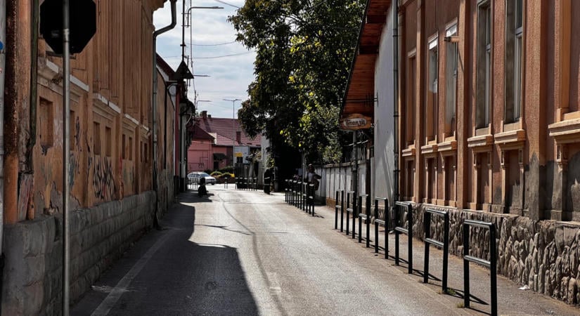 Kétsávosra szélesítenék a Ballada utcát Marosvásárhelyen – Egykori iskola épületét is lebontják