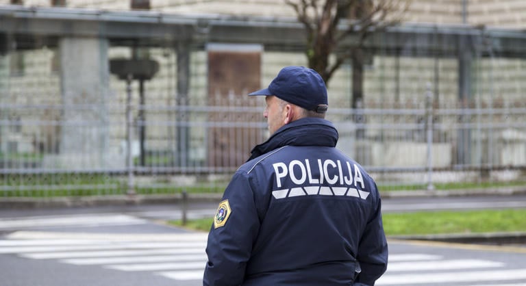 Rabkonvojok lepték el Ljubljanát, egy szökevényt még mindig keresnek