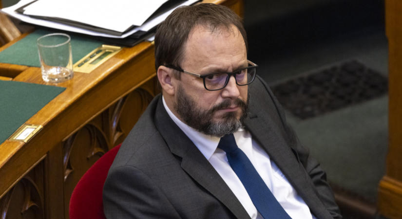 Költségvetési kiigazítást és progresszív adórendszert javasol az OECD Magyarországnak