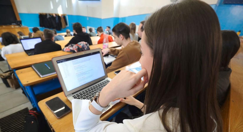 Magyarország újra csatlakozik a legfontosabb EU-s kutatásokhoz, ismét elérhetővé válik az Erasmus a felsőoktatásban