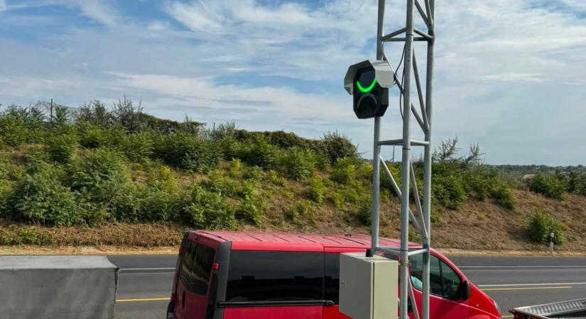 Ha mosolyog rendben, ha szomorú jöhet a csekk? Új traffipaxokra kell figyelni az M1-esen