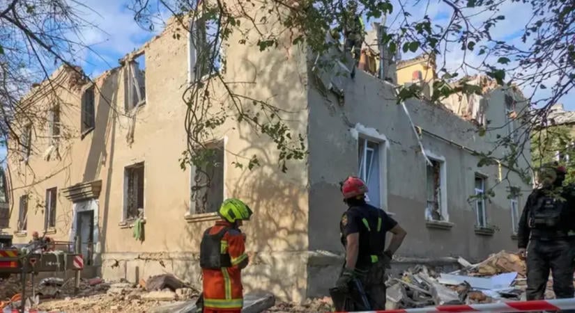 Lakóházak és ipari épületek égtek Harkivban, egy négyéves gyermek is megsebesült