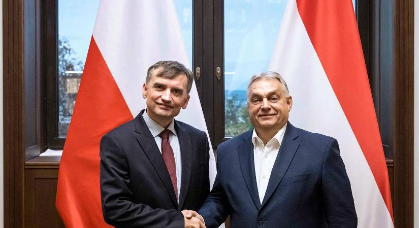 A Tisza-kormány megvonta a politikai menedékjogot a hazánkba szökött lengyel politikusoktól