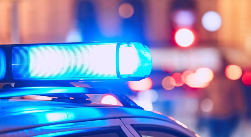27 tonnás konténer zuhant egy kamionra Csepelen, szörnyethalt a sofőr