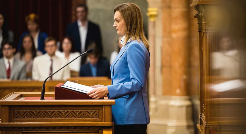 Kitiltotta a parlamentből Toroczkai Lászlót Forsthoffer Ágnes