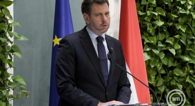 Vitézy Dávid: újra tárgyalnak a Siemensszel új mozdonyok vásárlásáról