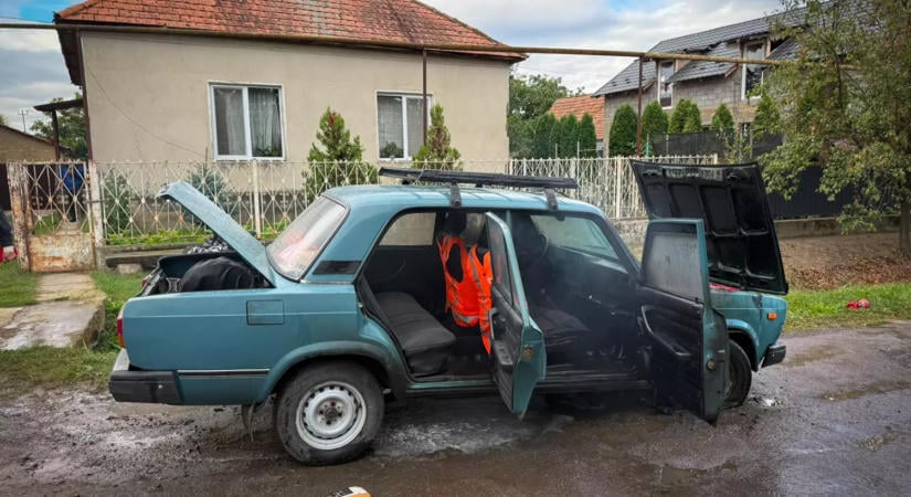 Kigyulladt egy személyautó a Nagydobronyi kistérségben